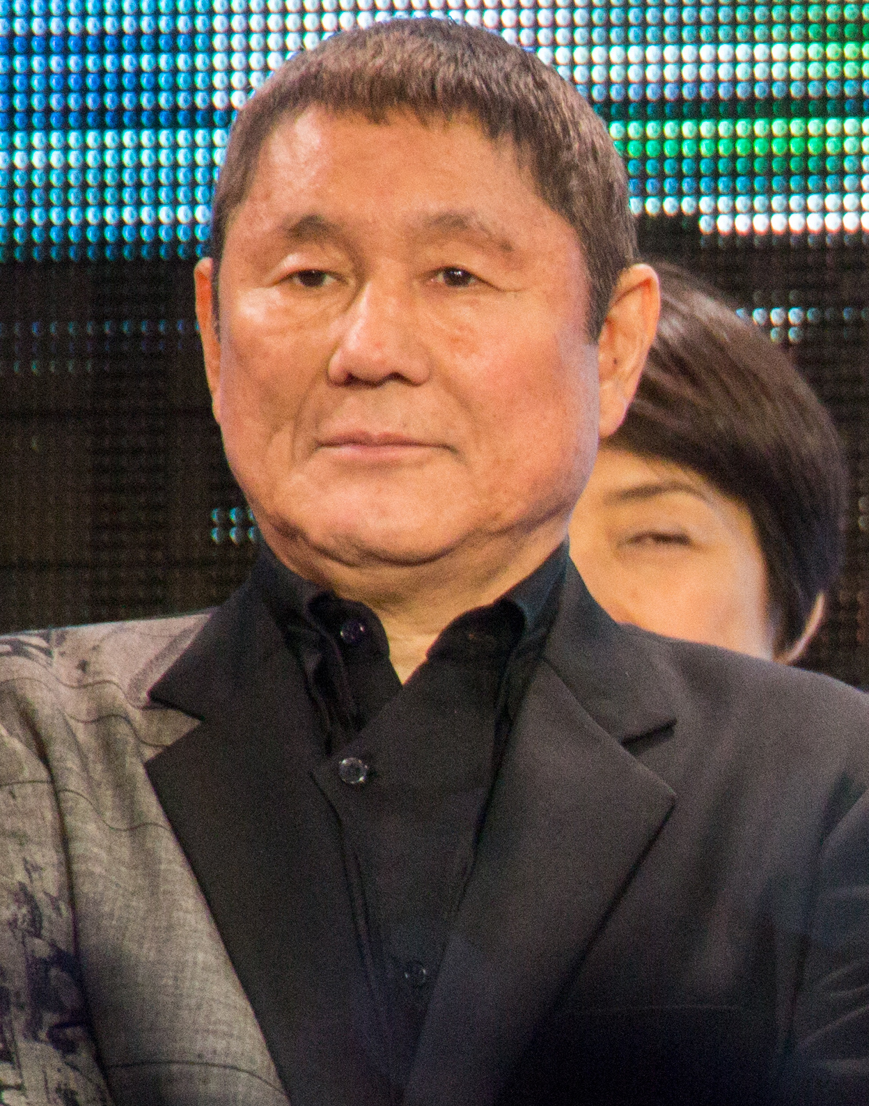《花火》重看：沉默、突然暴力与夫妻旅行如何形成反差