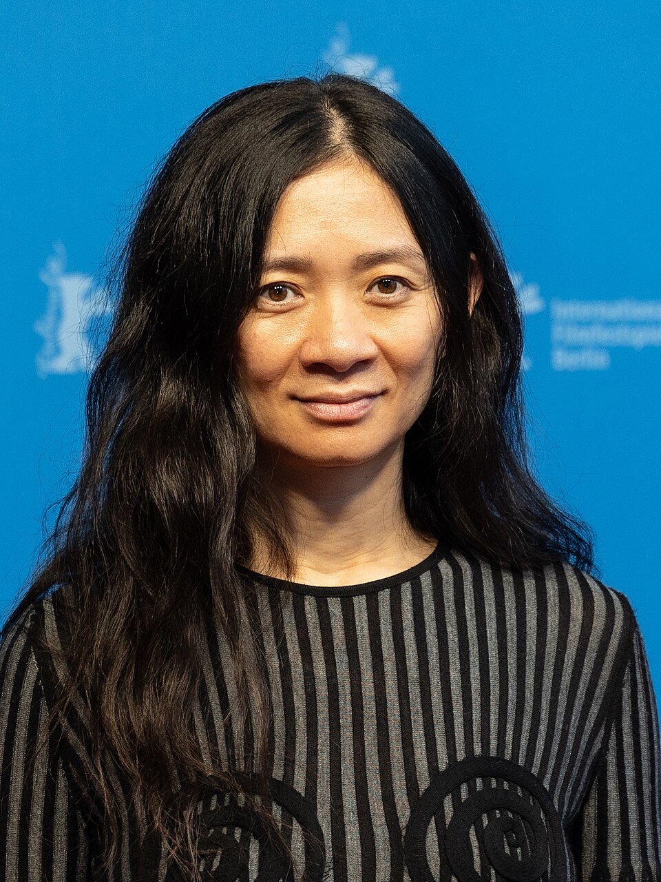 赵婷导演档案：从《哥哥教我的歌》到《无依之地》的作品路线